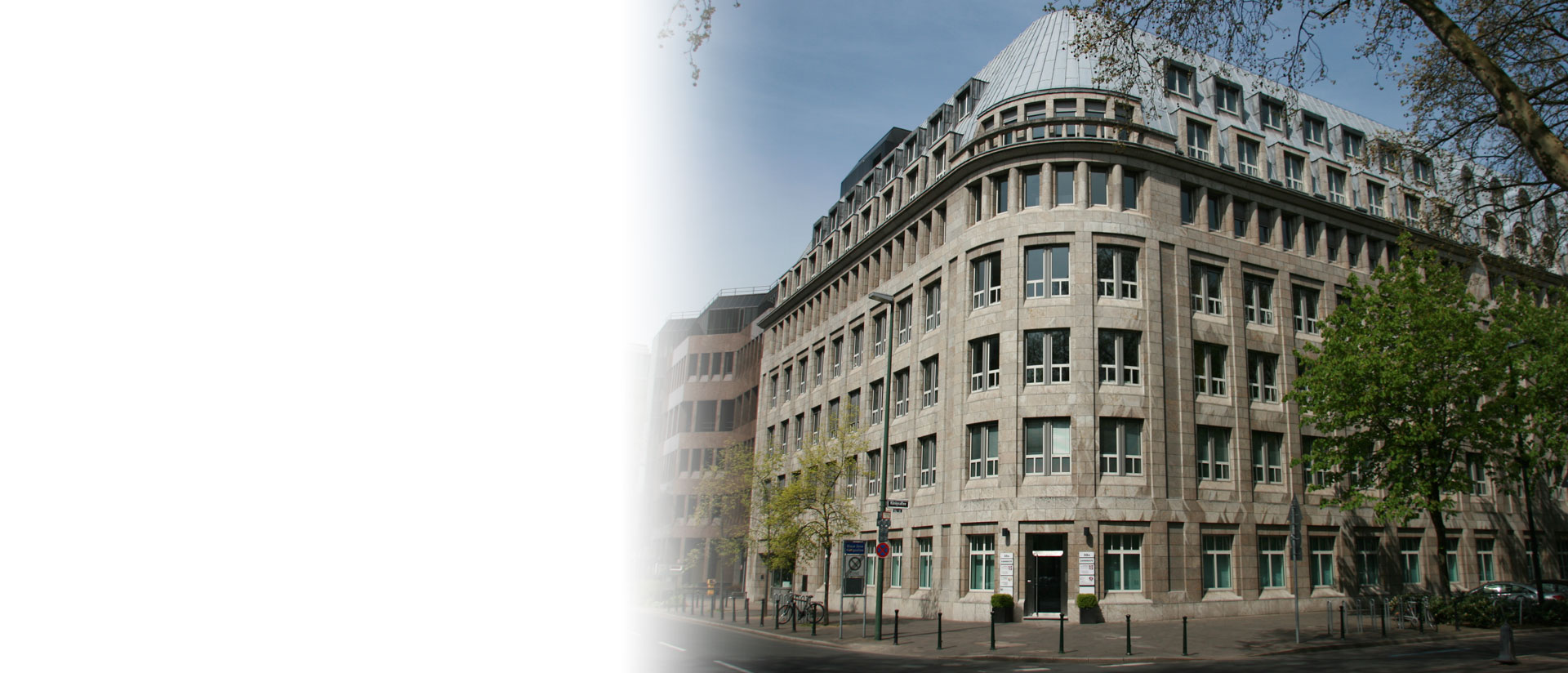 Gebäude der Osteopathie.Kö. Praxis auf der Königsallee 55a im Zentrum von Düsseldorf